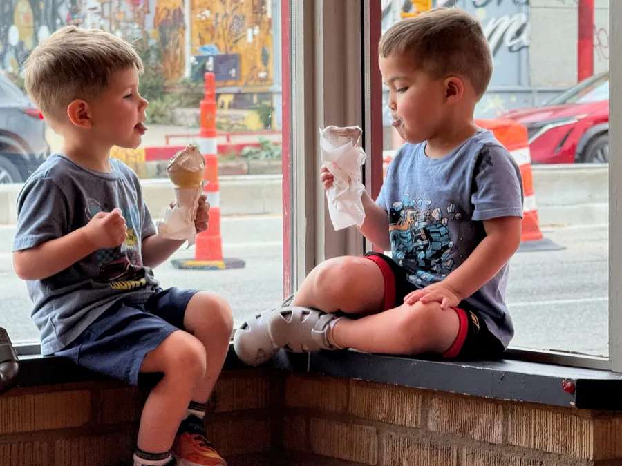 How a simple sandbox turned a chaotic vacation into 90 minutes of independent play (and inspired a DFW revolution!)